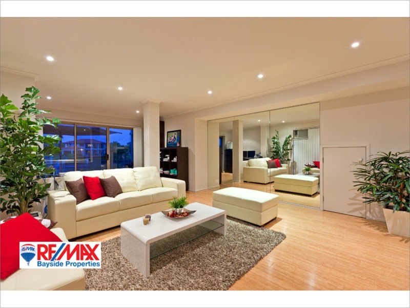 16 Carling Court, Raby Bay QLD 4163