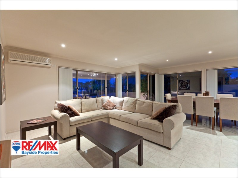 16 Carling Court, Raby Bay QLD 4163