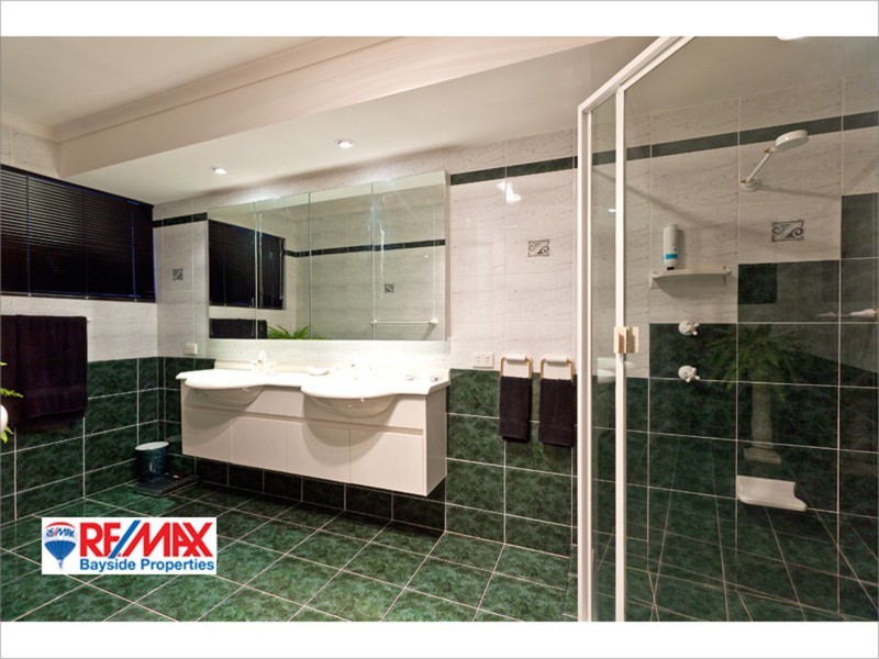 16 Carling Court, Raby Bay QLD 4163