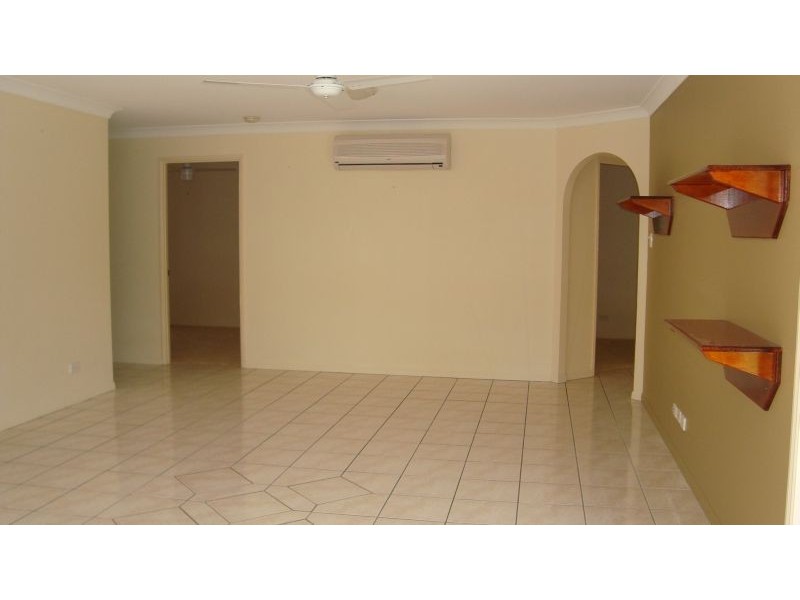 5 Neville Close, Redland Bay QLD 4165