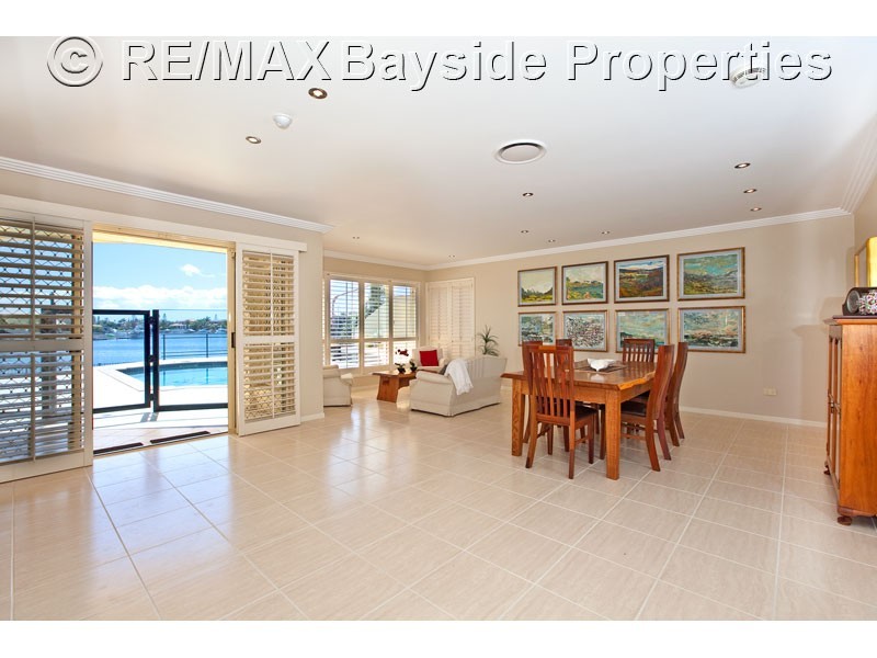 10 Cayman Cres, Raby Bay QLD 4163