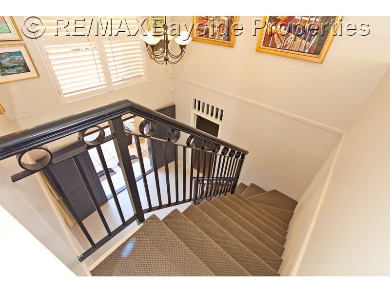 10 Cayman Cres, Raby Bay QLD 4163