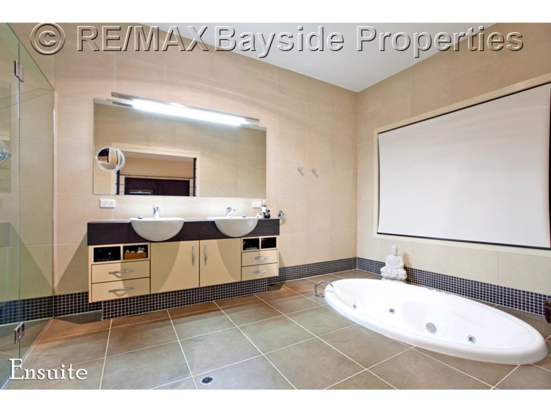 29 Lanaglen Drive, Birkdale QLD 4159