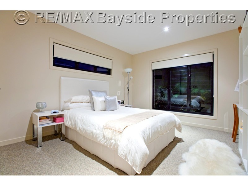 29 Lanaglen Drive, Birkdale QLD 4159