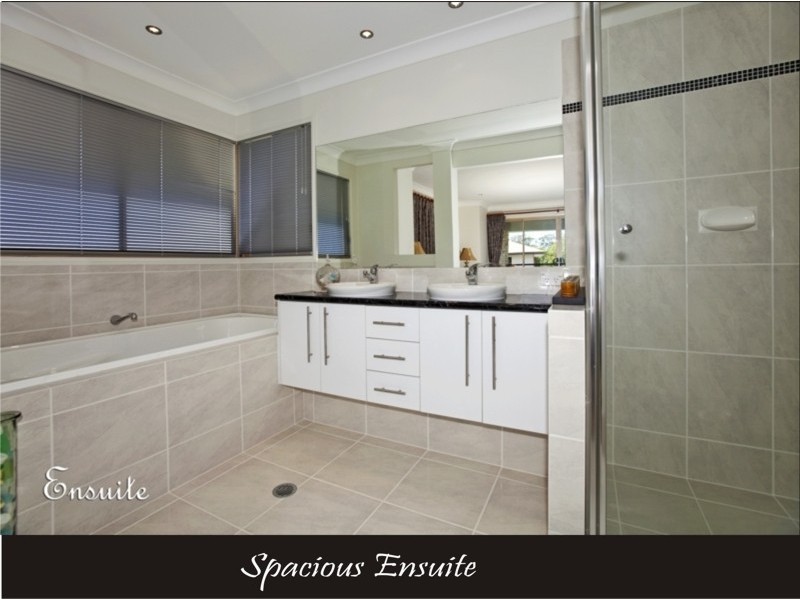 16 Riseborough Terrace, Cleveland QLD 4163