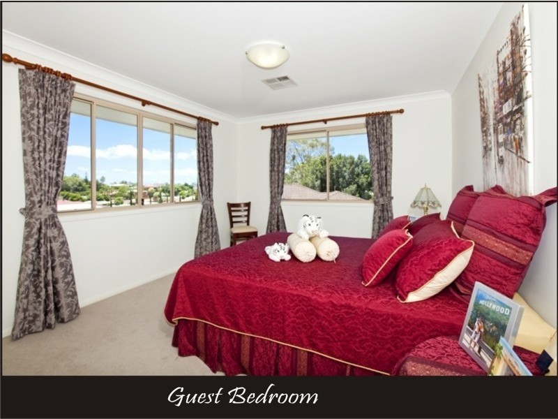 16 Riseborough Terrace, Cleveland QLD 4163