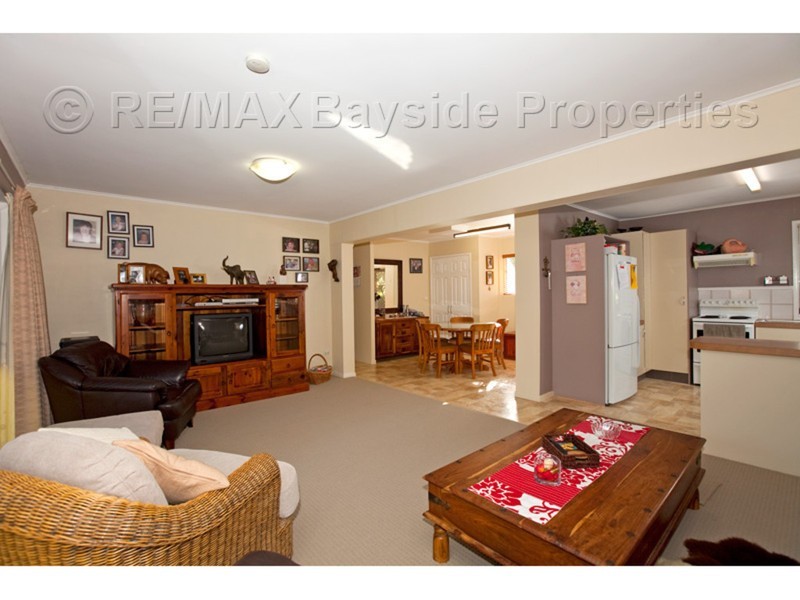 9 Cumberland Drive, Alexandra Hills QLD 4161