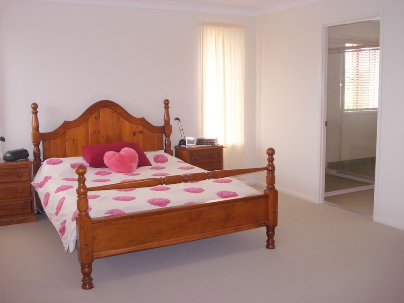 3  Cobby Court, Redland Bay QLD 4165