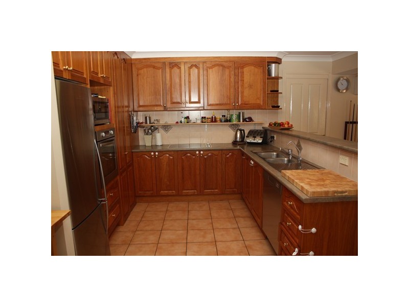 87 Creek Road, Birkdale QLD 4159