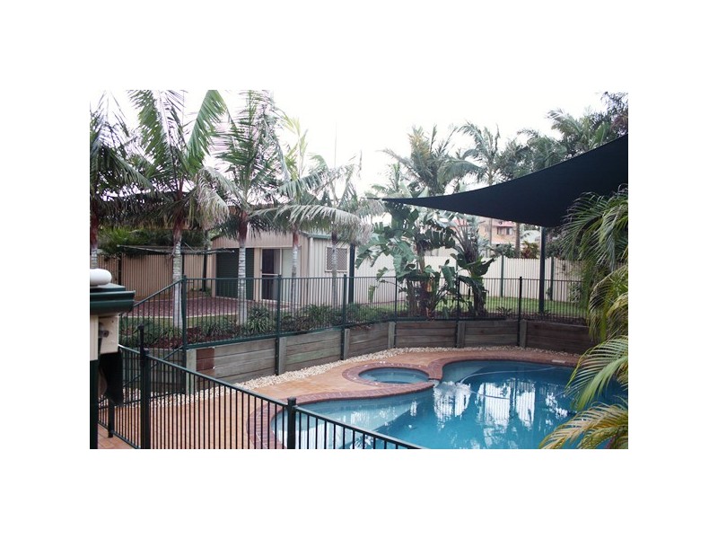 87 Creek Road, Birkdale QLD 4159