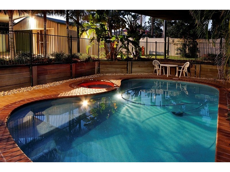 87 Creek Road, Birkdale QLD 4159