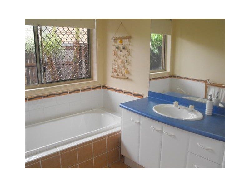 4 Holborn Court, Alexandra Hills QLD 4161