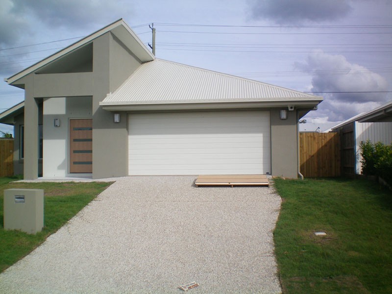 2 Peregian Street, Manly West QLD 4179