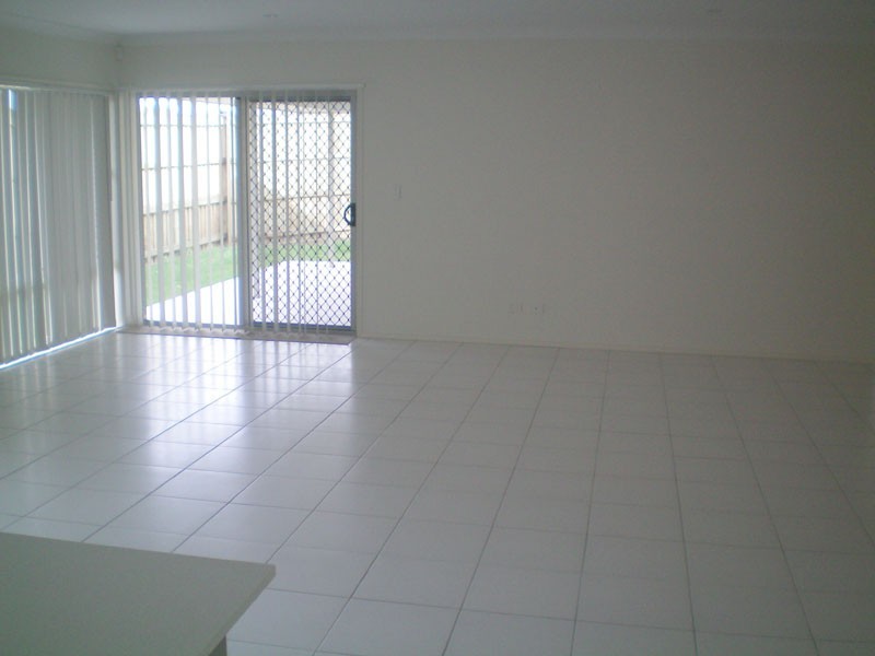 2 Peregian Street, Manly West QLD 4179