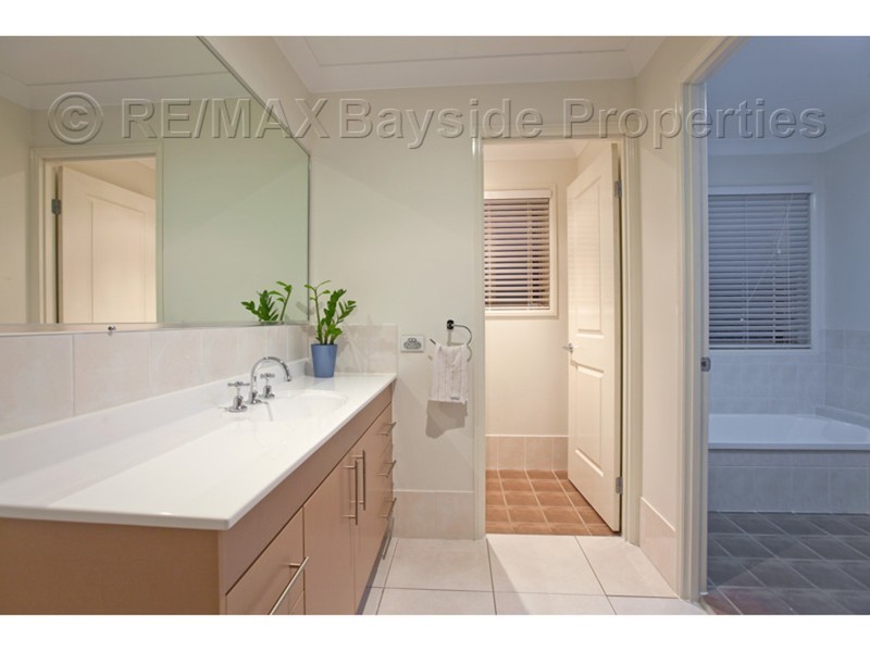 18 Gretchen Circuit, Thornlands QLD 4164