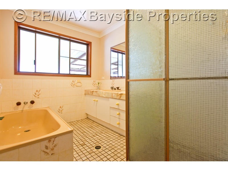 38 Whitehall Av, Birkdale QLD 4159