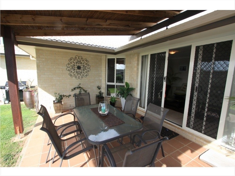 22 Haig Road, Birkdale QLD 4159