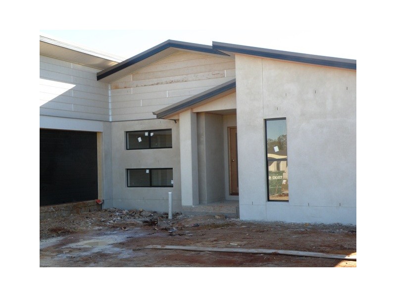 12 DALY PLACE, Redland Bay QLD 4165