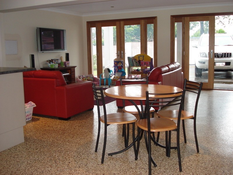 98  Long St., Cleveland QLD 4163