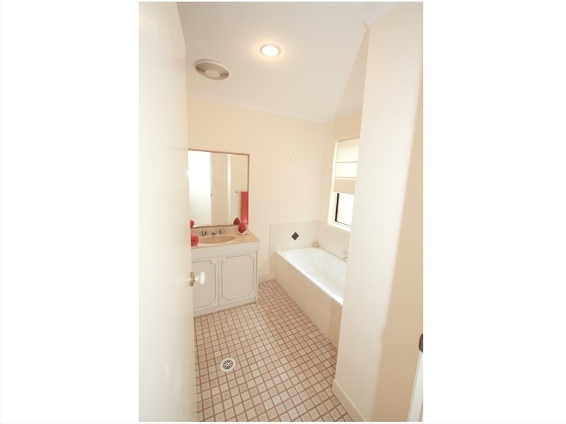 1 Dorking Ct, Alexandra Hills QLD 4161