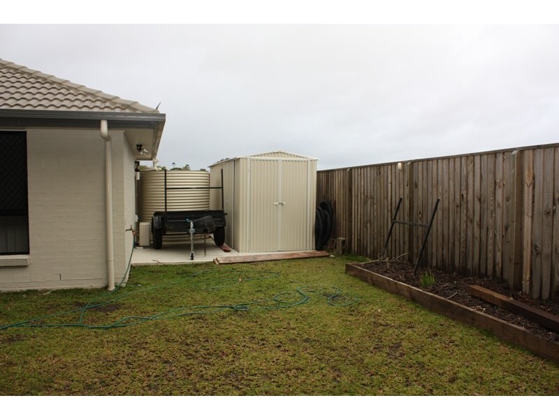 26 Sapium Rd, Redland Bay QLD 4165