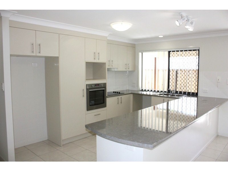 8 Cordia Close, Redland Bay QLD 4165