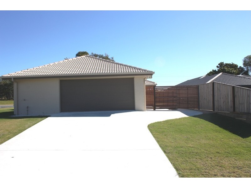 8 Cordia Close, Redland Bay QLD 4165