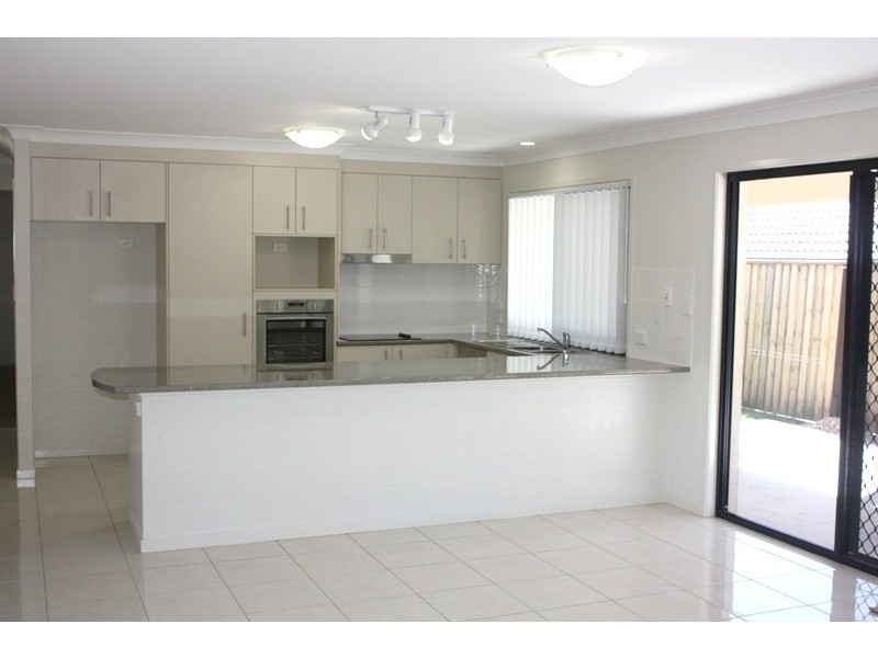 8 Cordia Close, Redland Bay QLD 4165