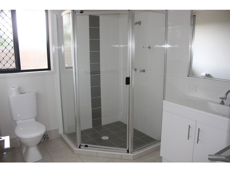 8 Cordia Close, Redland Bay QLD 4165