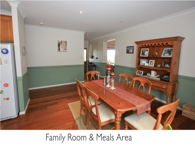 75 Bunker Rd, Victoria Point QLD 4165