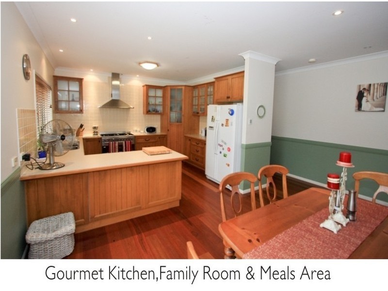 75 Bunker Rd, Victoria Point QLD 4165