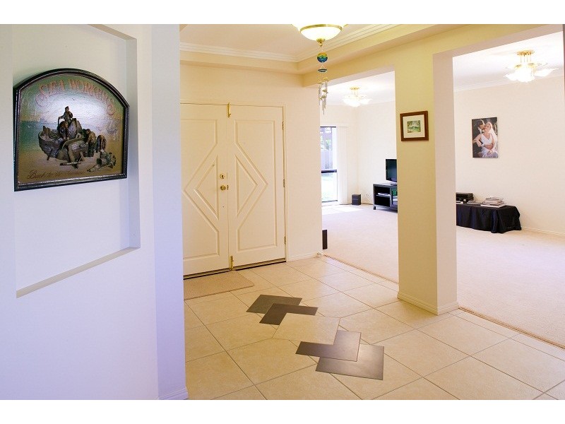 18 Seaspray, Thornlands QLD 4164