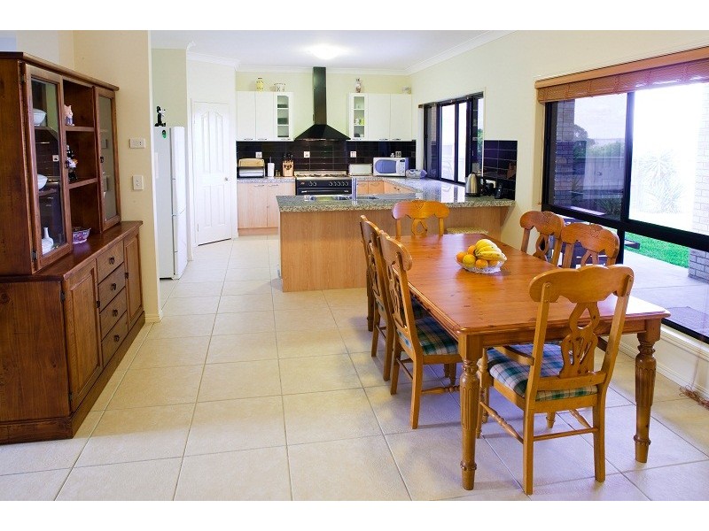 18 Seaspray, Thornlands QLD 4164