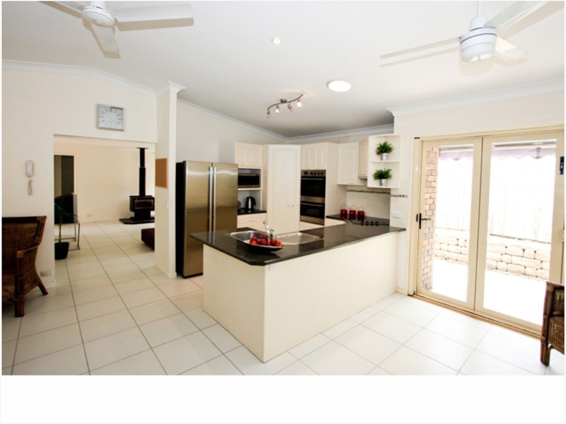 40 Burwood Rd, Alexandra Hills QLD 4161