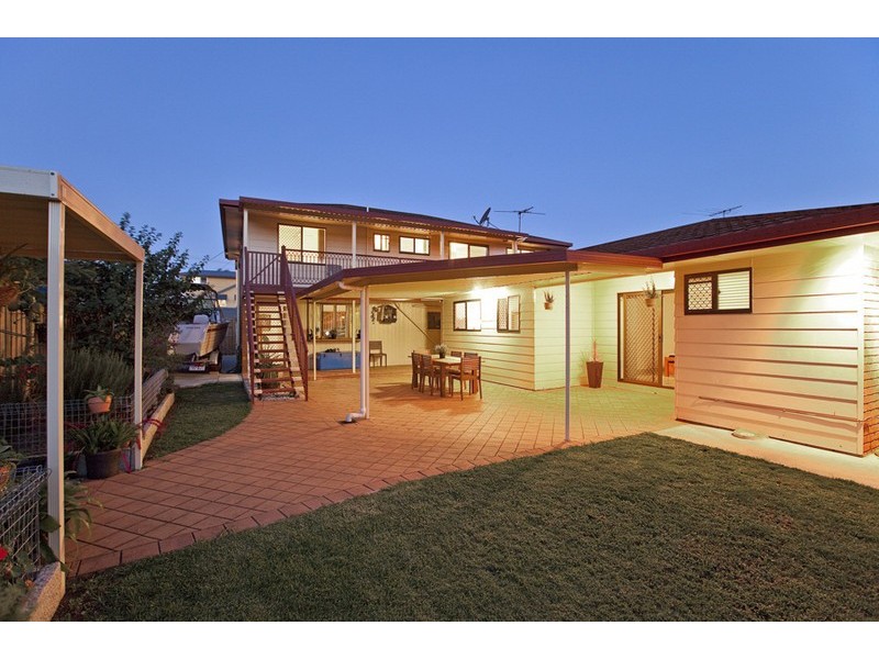 8 Price Avenue, Birkdale QLD 4159