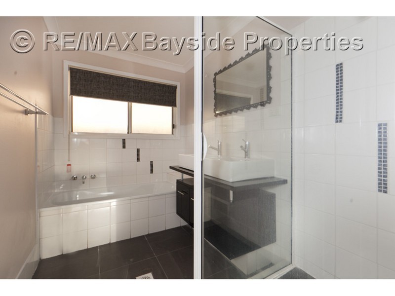 100 Crotona Road East, Alexandra Hills QLD 4161