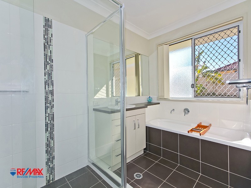 130 ROPLEY ROAD, Wynnum West QLD 4178