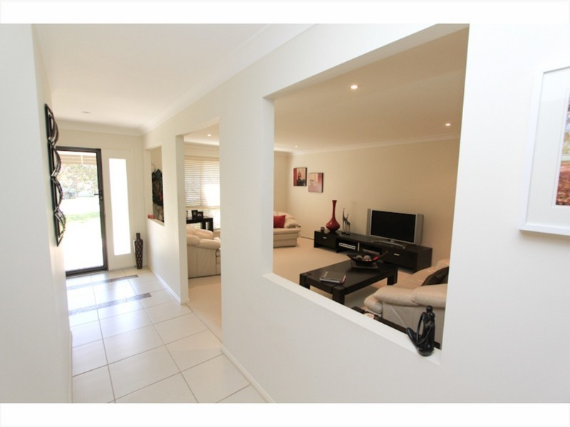 4 Elaine Place, Birkdale QLD 4159