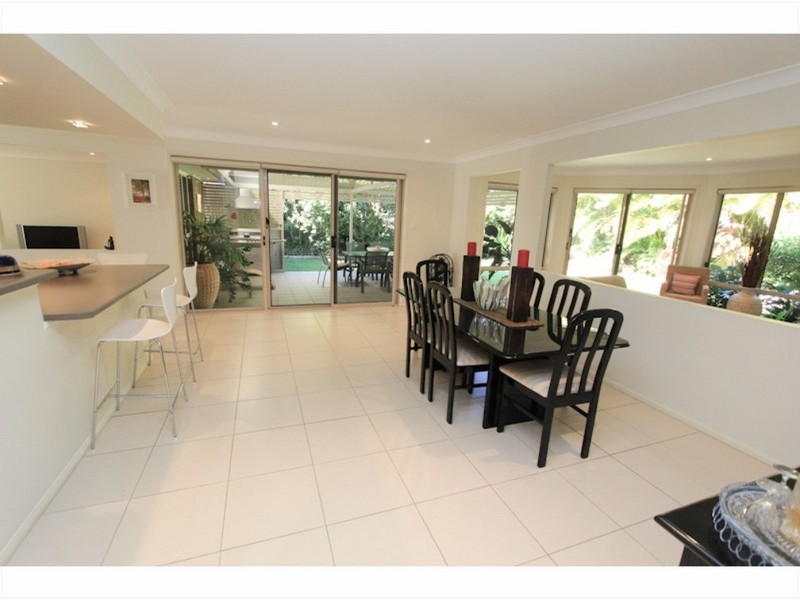 4 Elaine Place, Birkdale QLD 4159