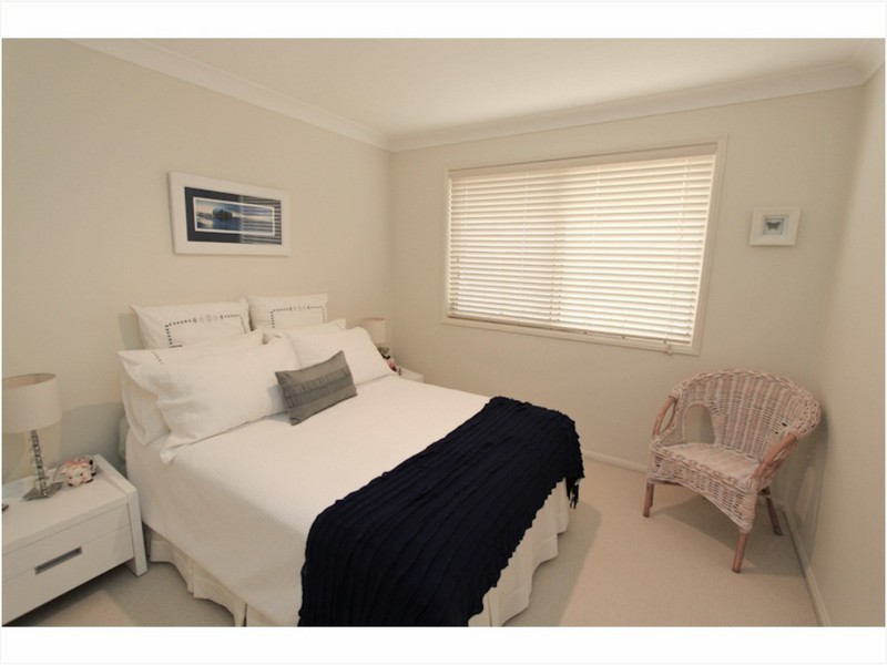 4 Elaine Place, Birkdale QLD 4159