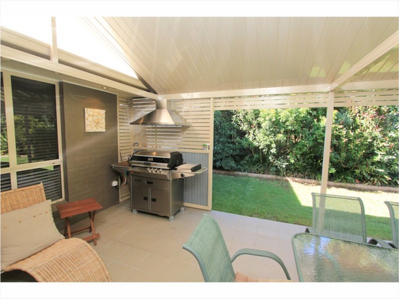 4 Elaine Place, Birkdale QLD 4159