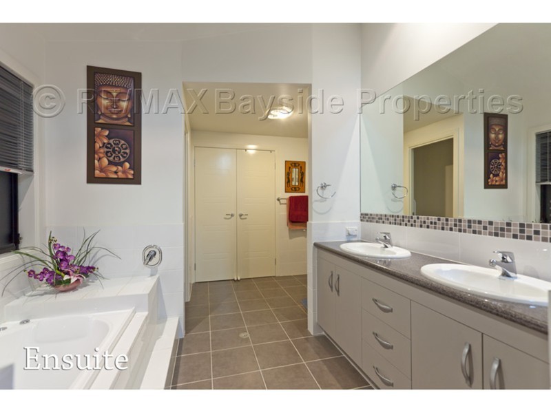 25 Douro Road, Wellington Point QLD 4160