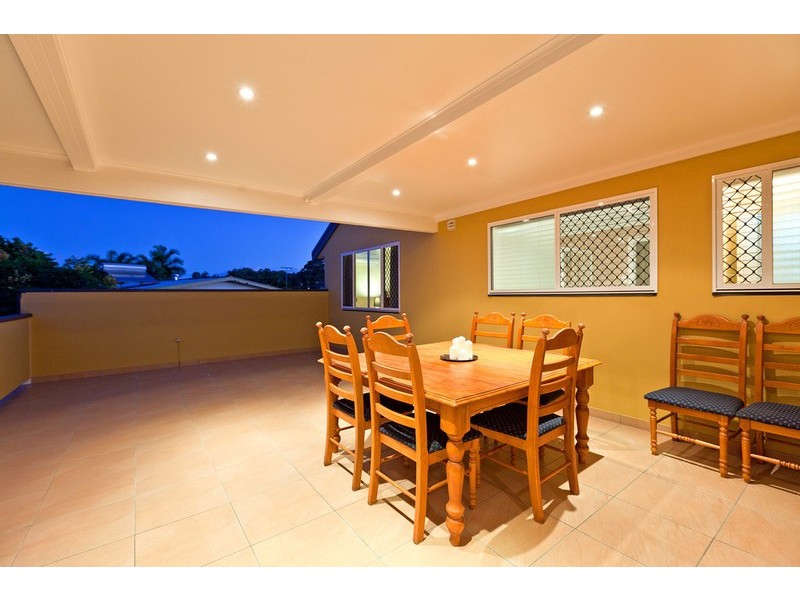 5 Price Avenue, Birkdale QLD 4159