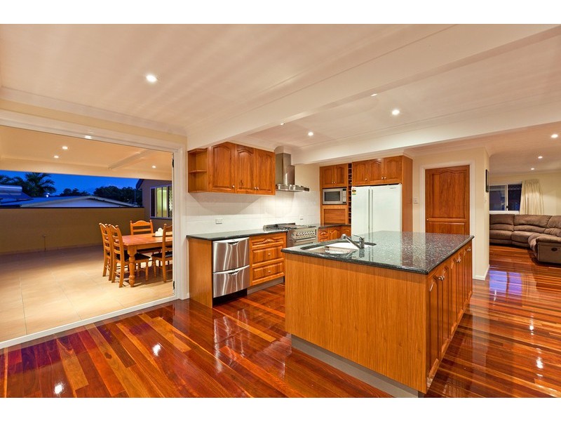 5 Price Avenue, Birkdale QLD 4159