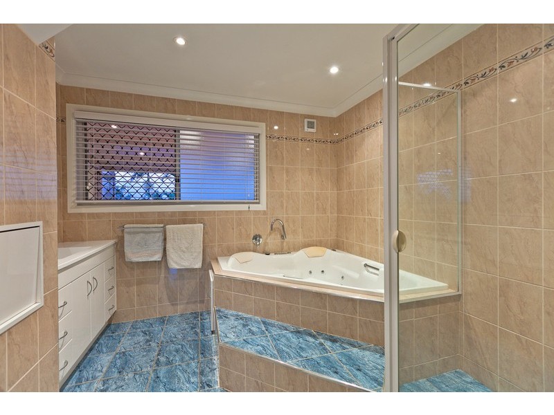 5 Price Avenue, Birkdale QLD 4159