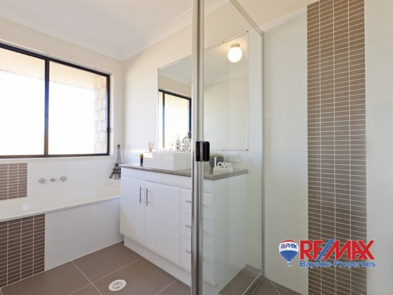 7 Wallaman Cl, Waterford QLD 4133