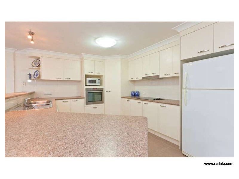 12 Magnetic Place, Redland Bay QLD 4165