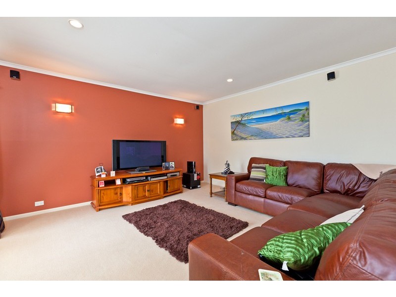 24 Gladebourne Crescent, Victoria Point QLD 4165