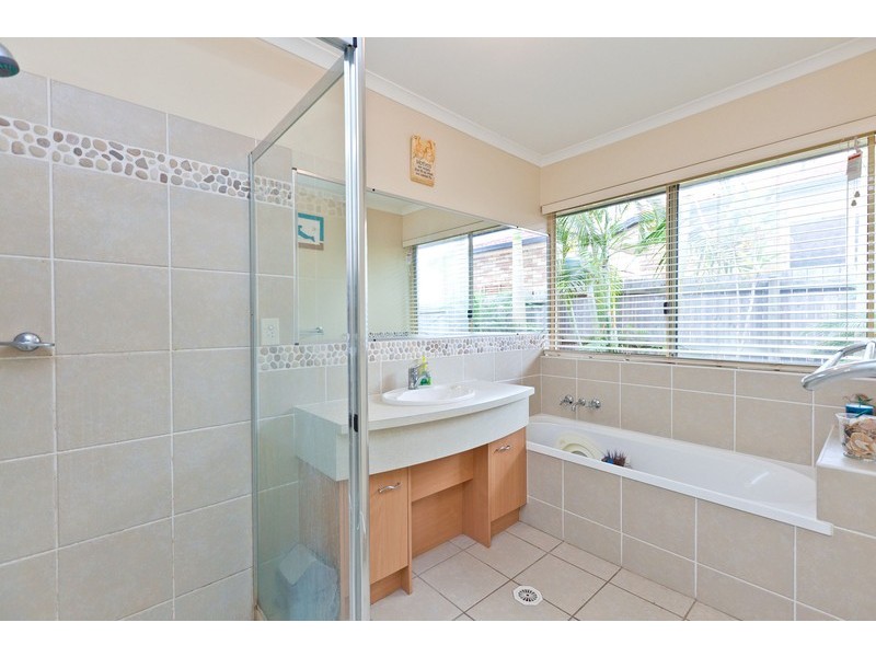 24 Gladebourne Crescent, Victoria Point QLD 4165