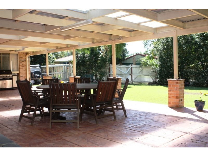2 Peppercorn Cr, Victoria Point QLD 4165